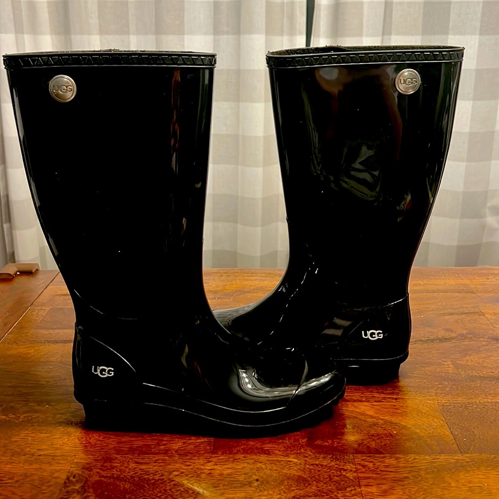 Black UGG Rainboots size 9